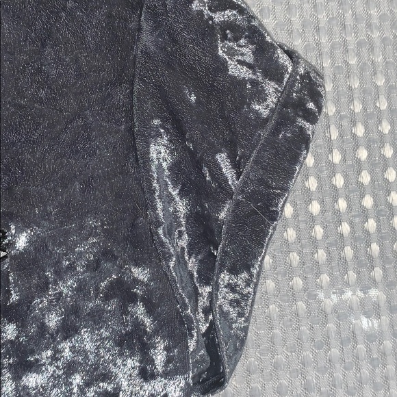 Crushed Velvet Embroidered Heart Waste of Time Tee - Picture 6 of 8